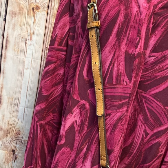 Charming Charlie Cross Body Purse Beige in color Snap Closure with compartment - Picture 5 of 14